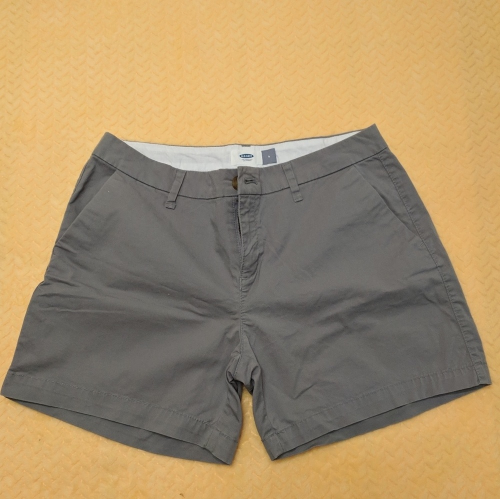 Old Navy shorts, size 4!